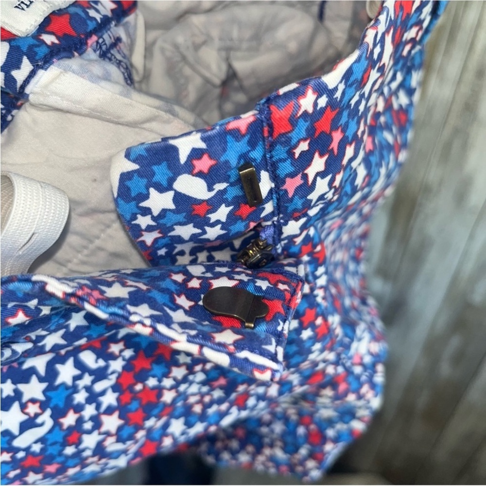 Vineyard Vines Kids Star Shortss - Picture 4 of 6